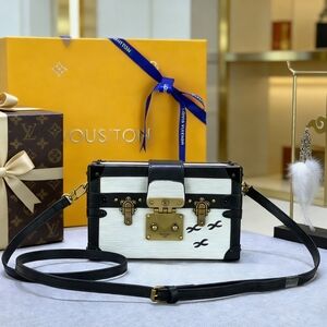 <AUTHENTIC>Louis Vuitton  Crossbody Bag Black